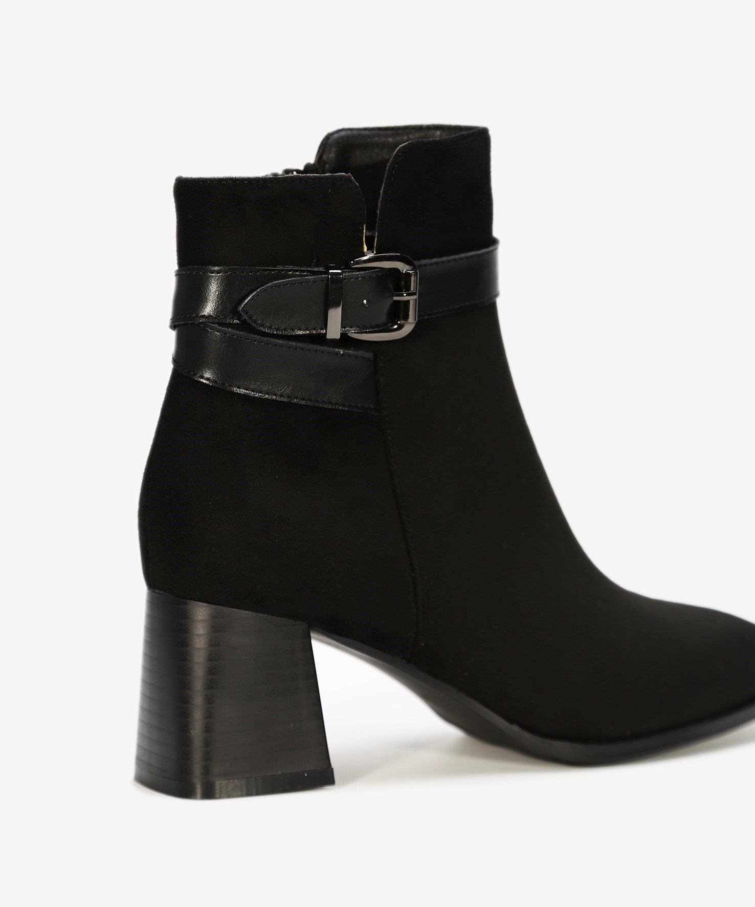 Botines negros tac&oacute;n hebilla image number null